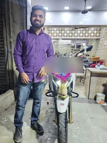 Zoop customer with their two-wheeler