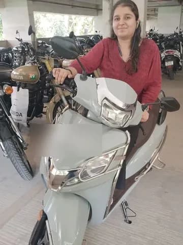 Zoop customer with their two-wheeler