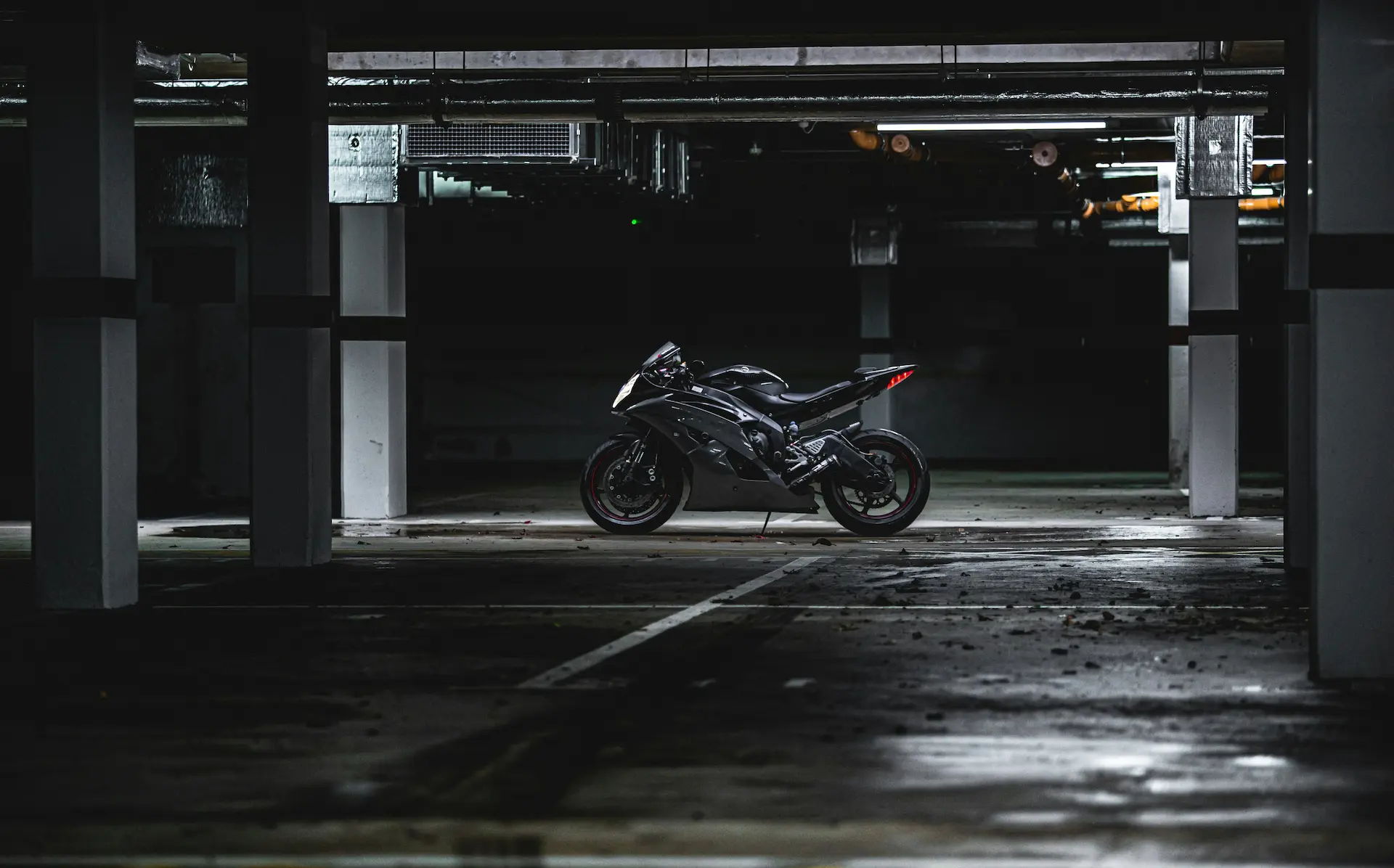 Garage background - desktop view